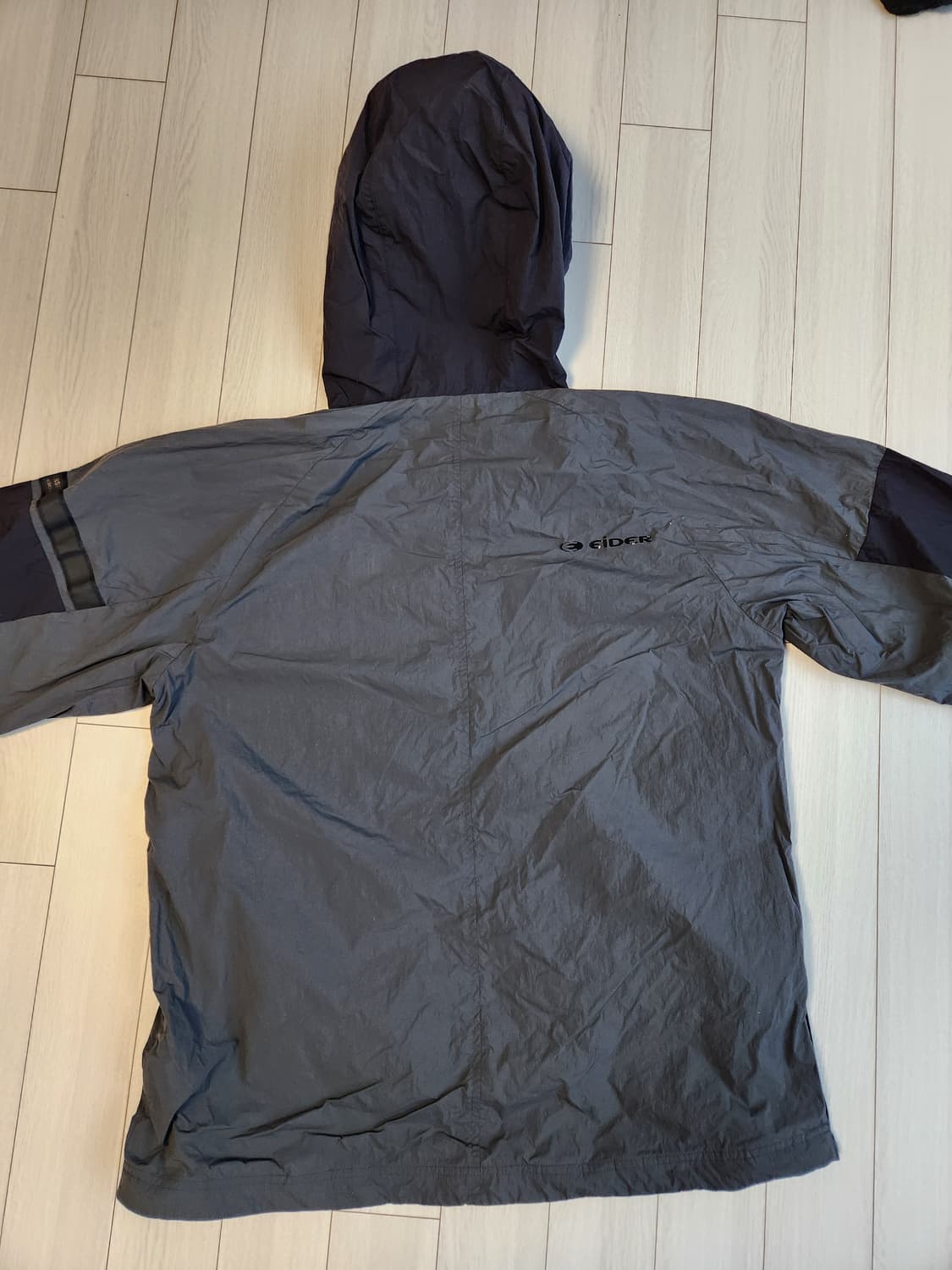 새상품급)아이더 고어택스 윈드스토퍼 우븐 반집업 아노락 사이즈xxl

오 상품이미지8