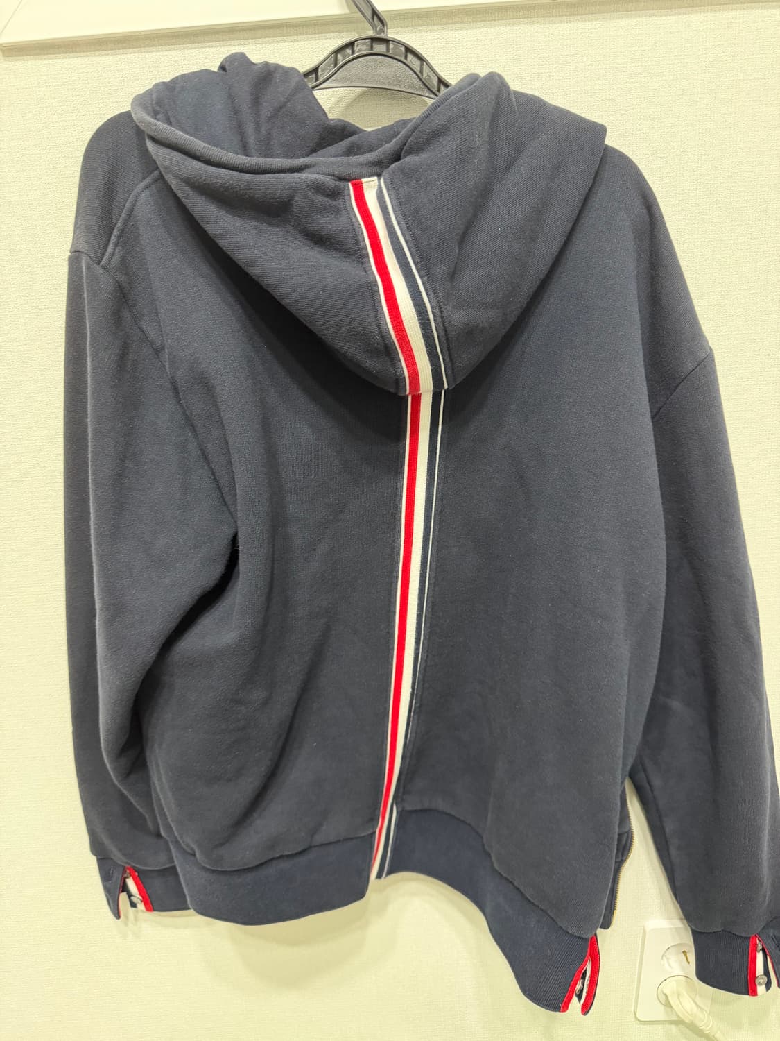 톰브라운 네이비 백삼선 후드집업 2사이즈 상품이미지2