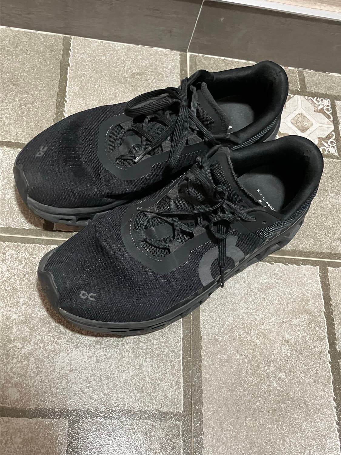 온러닝 클라우드 몬스터 285 상품이미지1