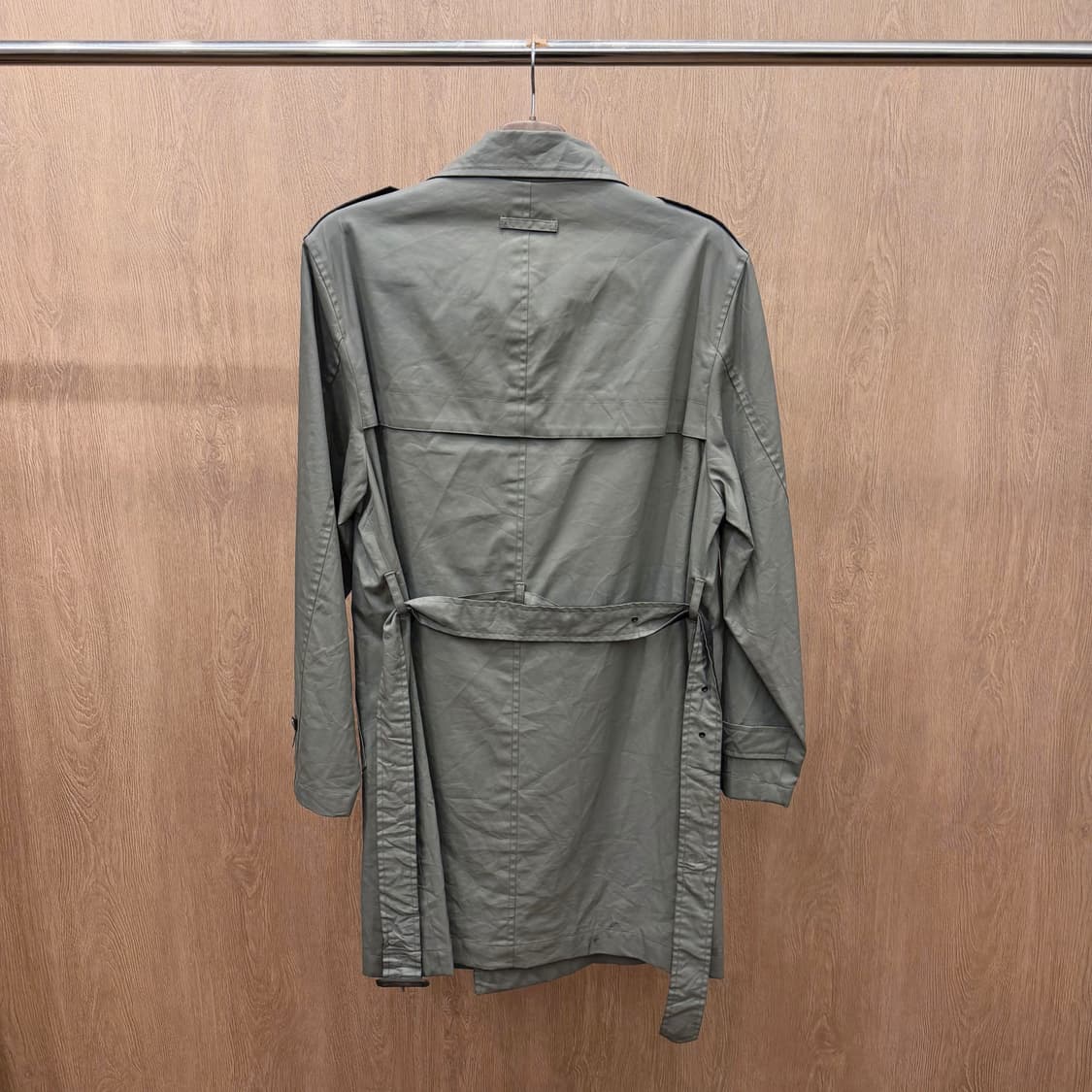 장폴고티에 트렌치 코트 더블 브레스티드 견당 벨트 디테일 카키 그레이 상품이미지3