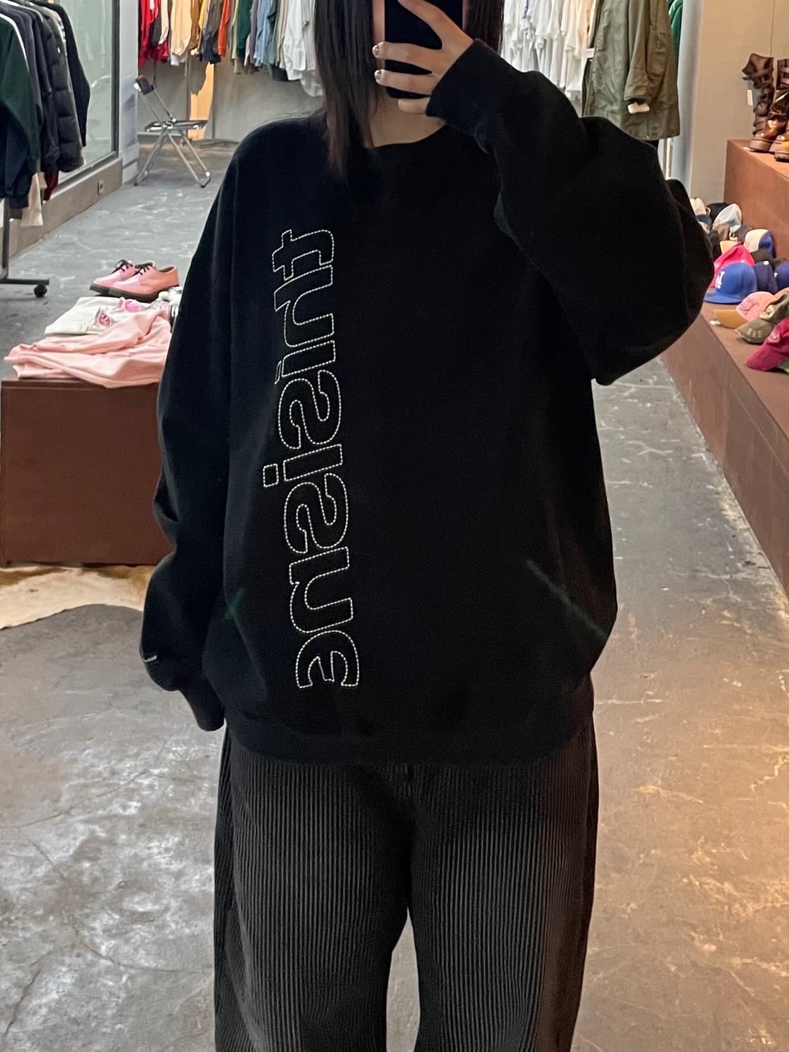 디스이즈네버댓 스펠 로고 블랙 맨투맨 H1811 상품이미지1