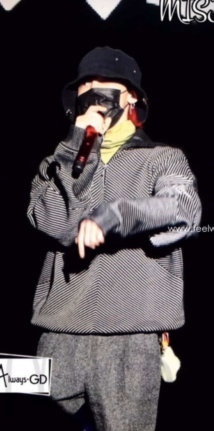 발렌시아가 17fw 옴므 하이넥 상품이미지7