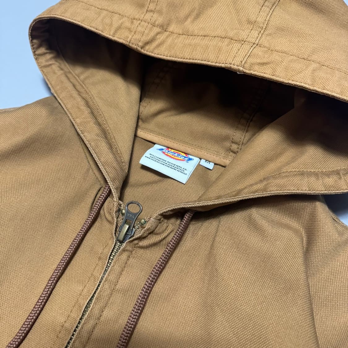디키즈(Dickies) 브라운컬러 라벨 로고 트윌 코튼 액티브 후드 자켓 상품이미지3