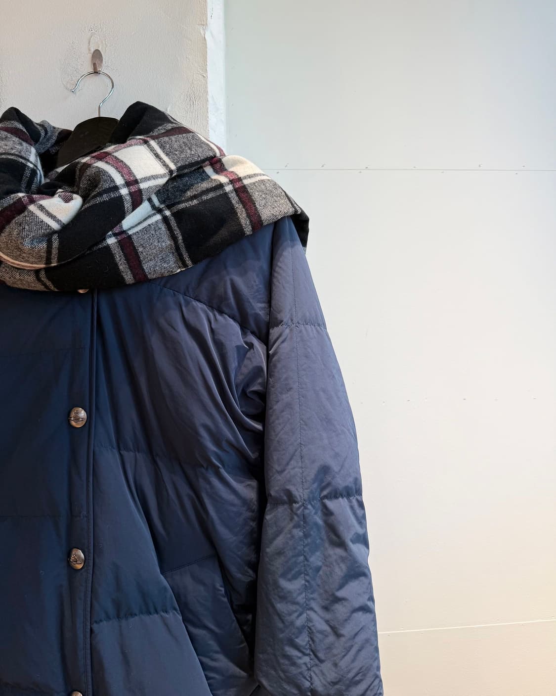 비비안 웨스트우드 네이비 덕다운 머플러 점퍼 상품이미지5