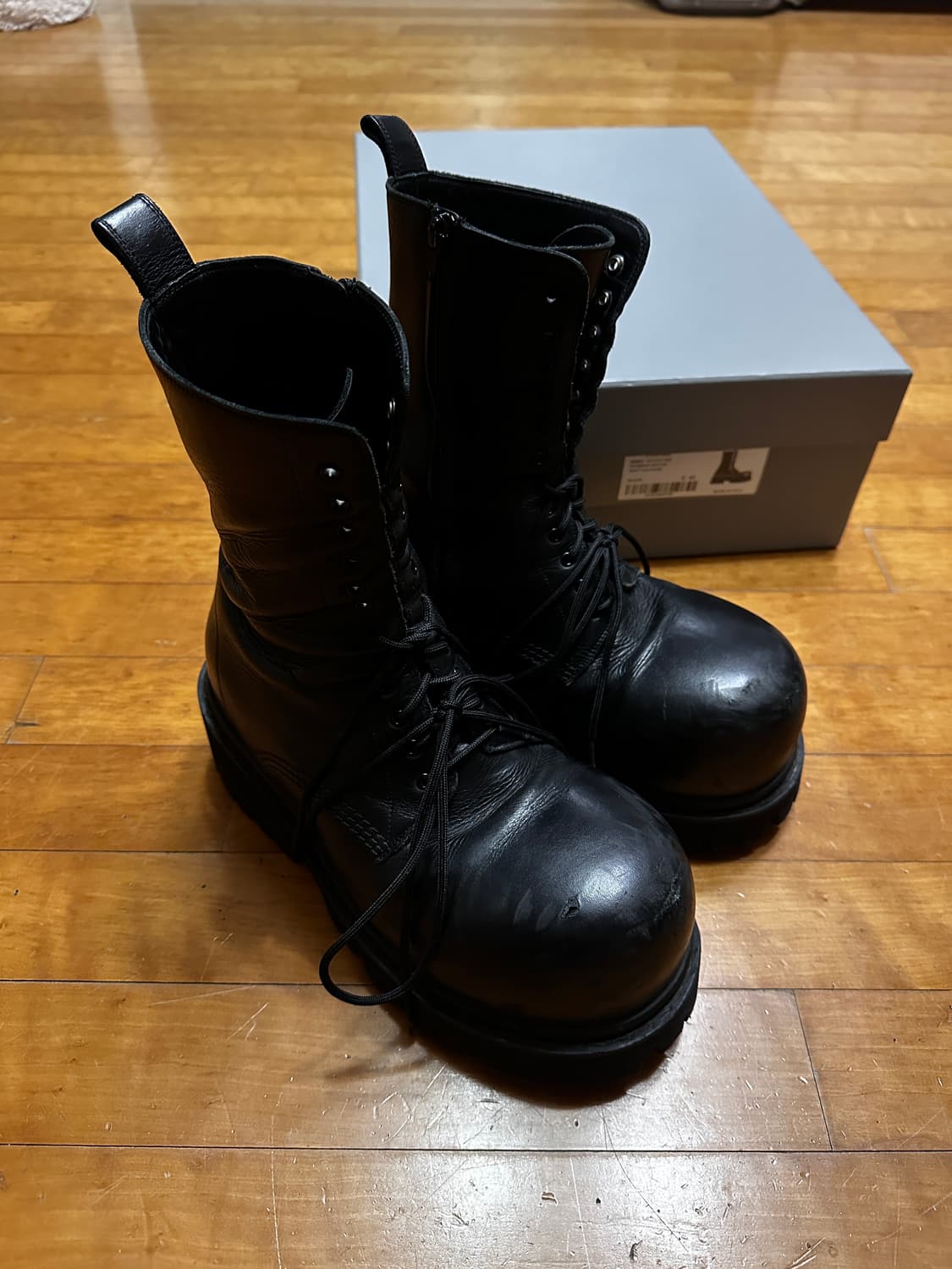 [42] 발렌시아가 스톰퍼 상품이미지2