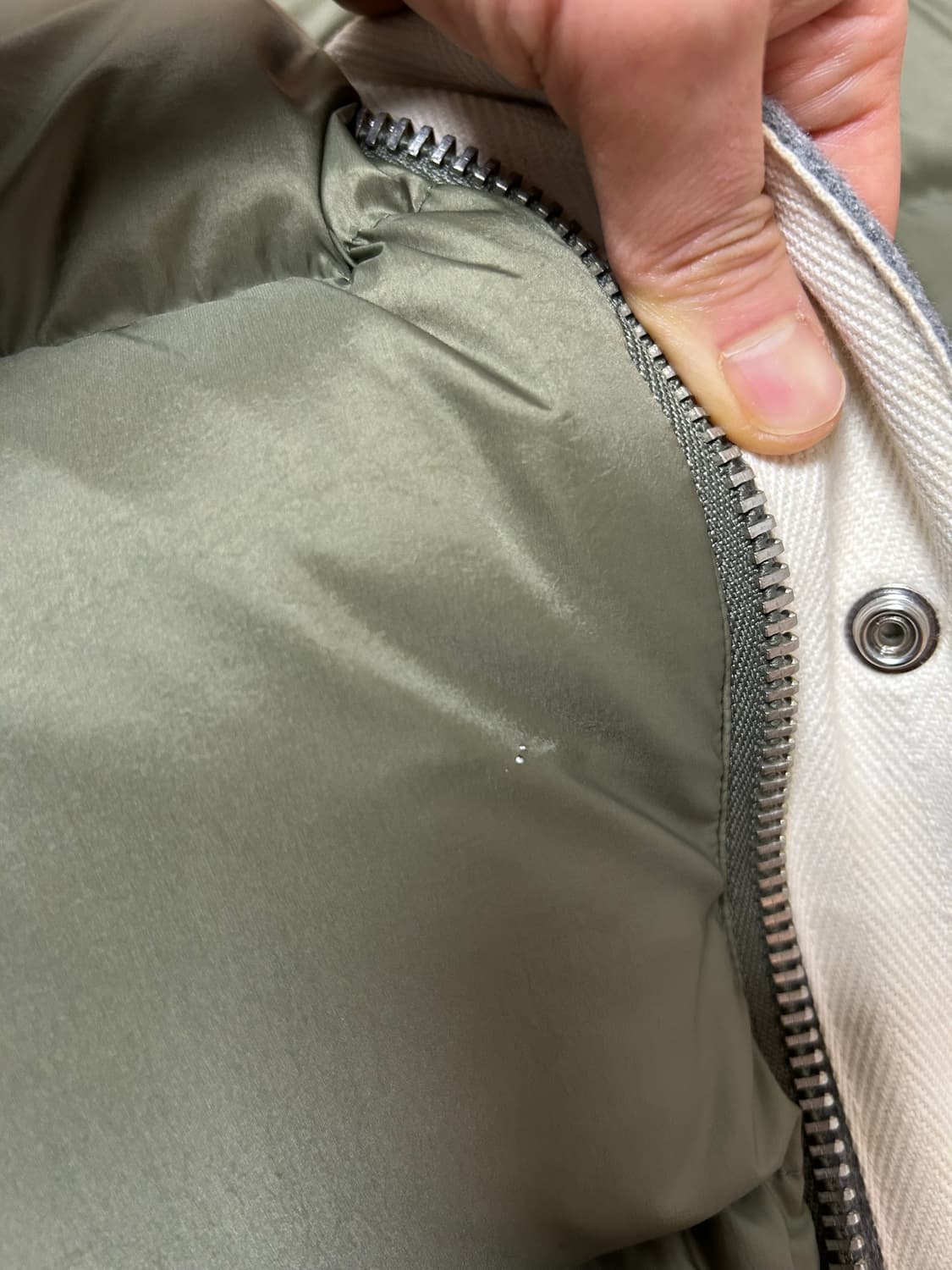 아크네스튜디오 덕다운 판매합니다 상품이미지9