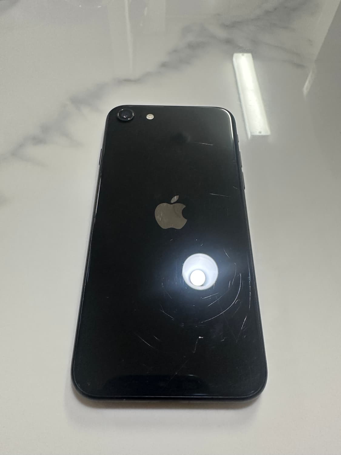 아이폰 se2 블랙 64기가 상품이미지2