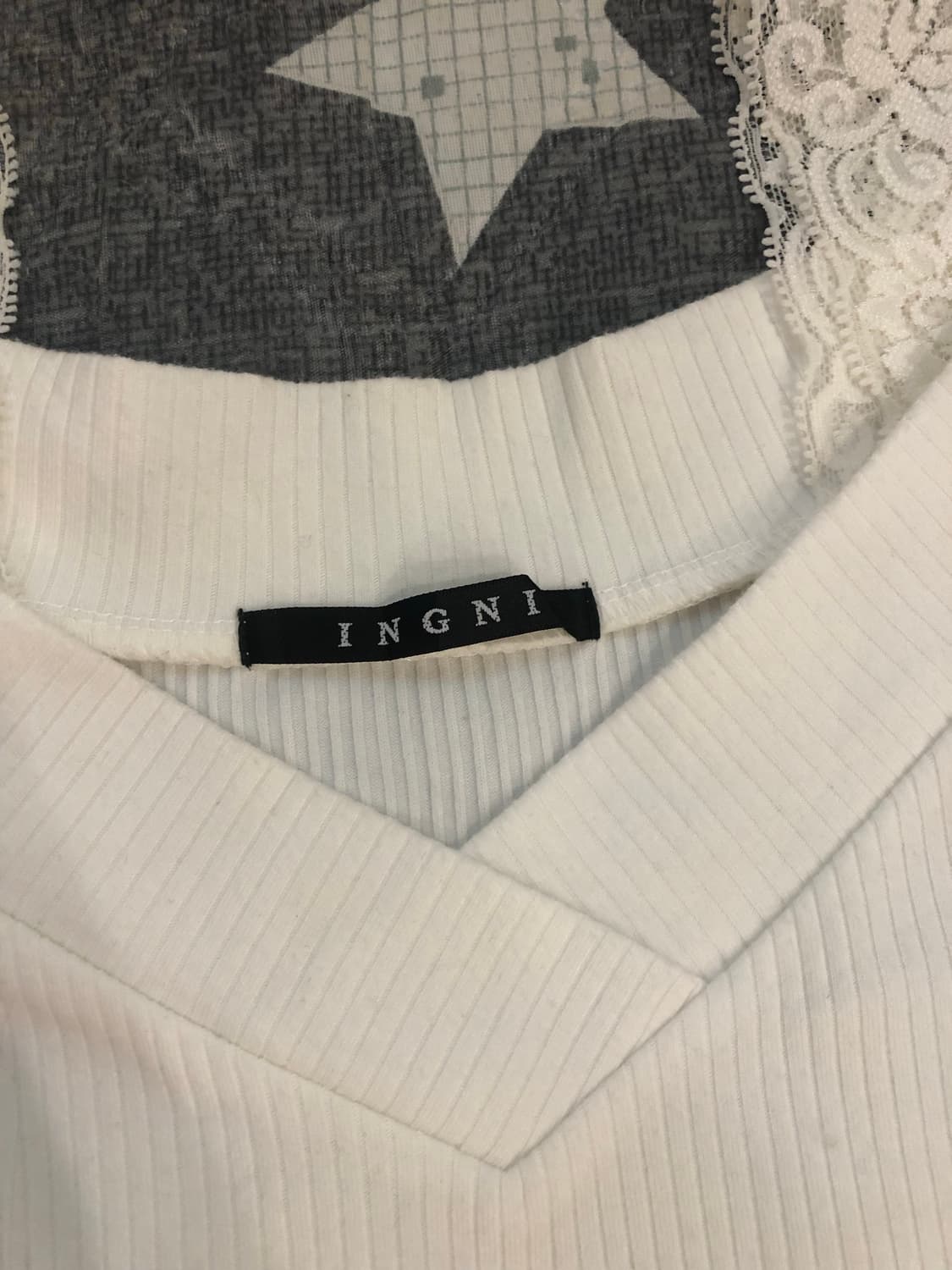 잉그니 오프숄더 반팔 니트 상품이미지2