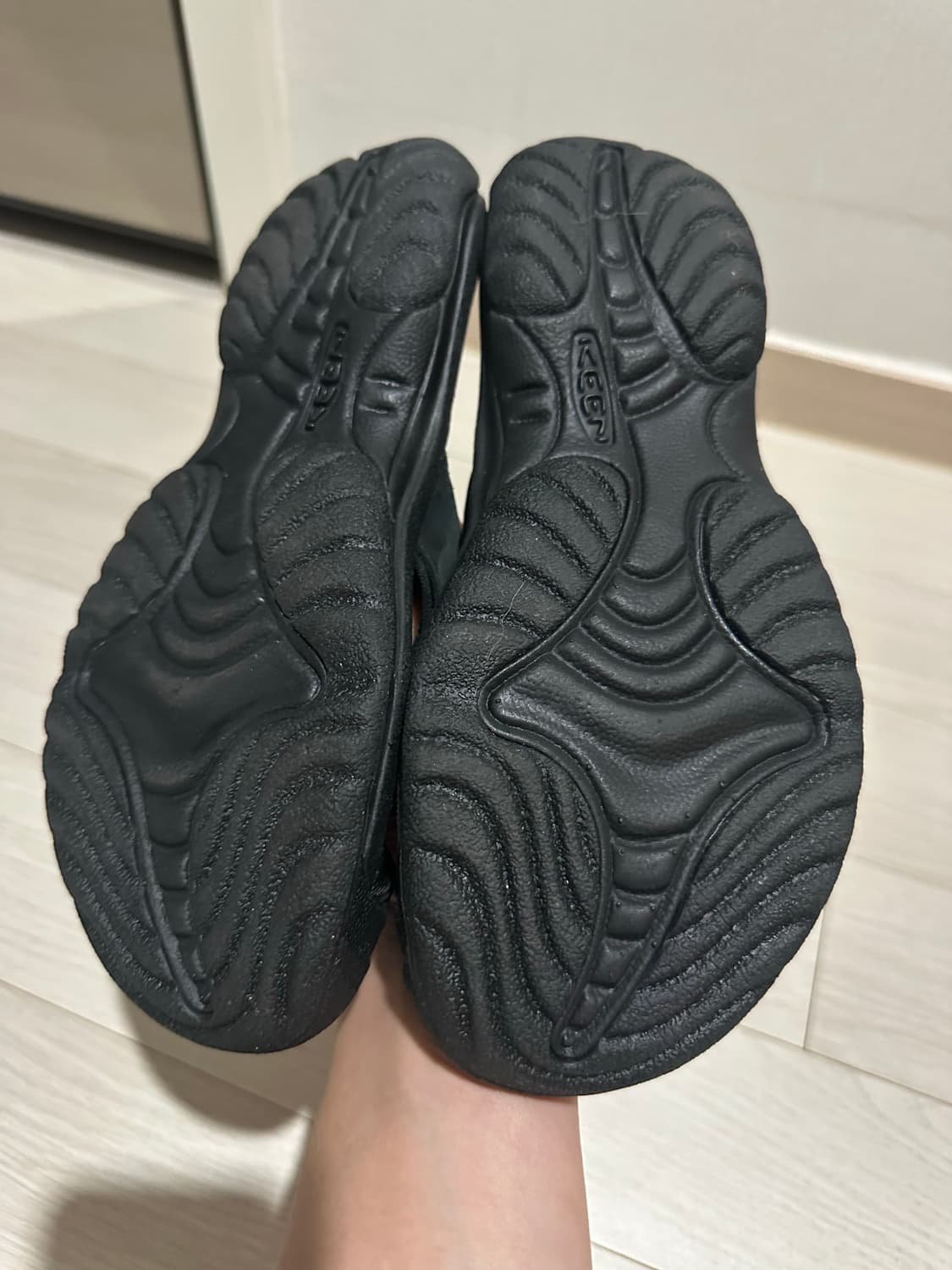 (240) Keen 킨 와이메아 블랙 상품이미지2