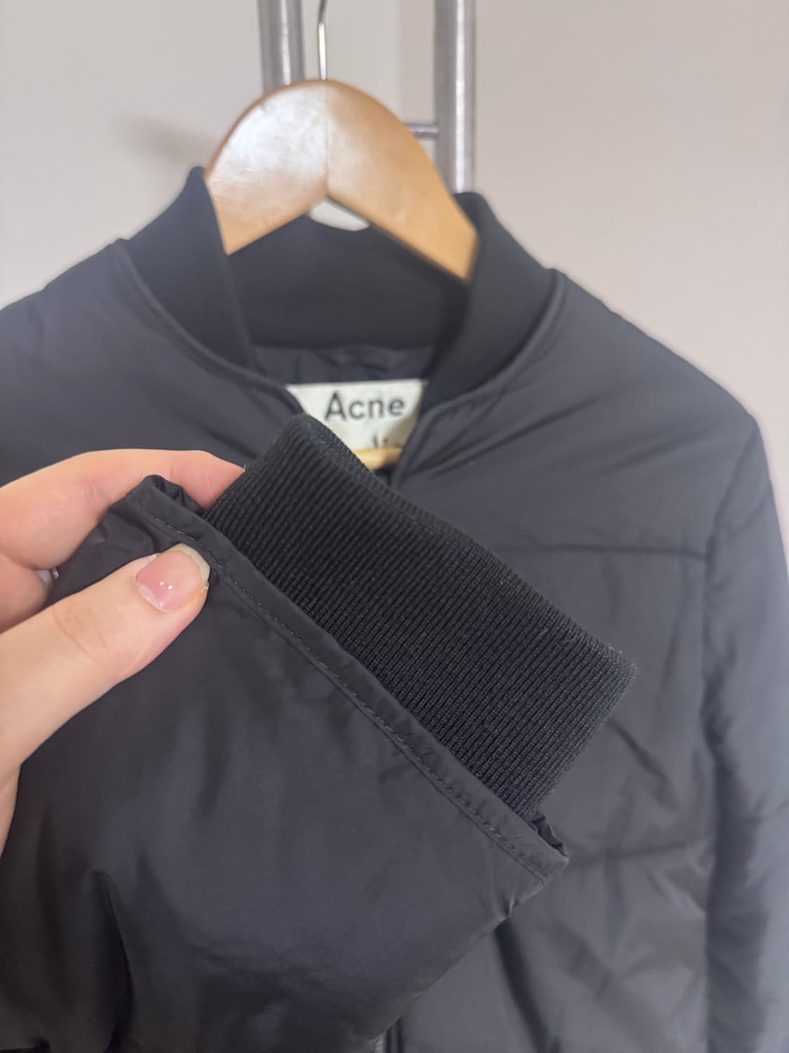 아크네스튜디오 SOPHIA PAW15 패딩 상품이미지3