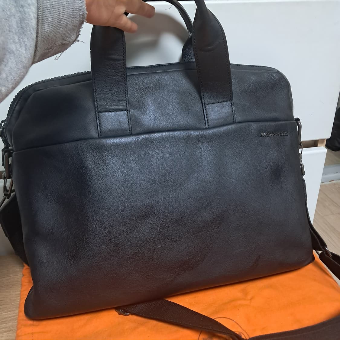 만다리나덕 블랙 가죽 서류 가방 브리프케이스(남녀공용 가능) 상품이미지2