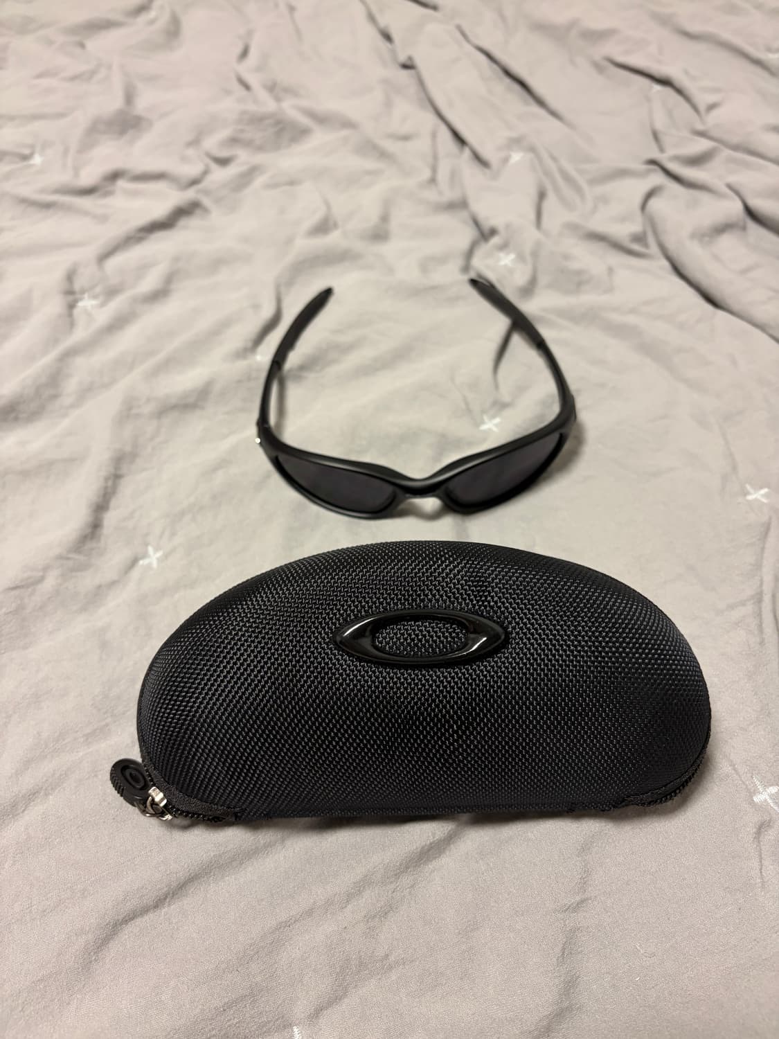 오클리 미뉴트 1.0 매트블랙 (상태 최상, 하드케이스) 상품이미지2