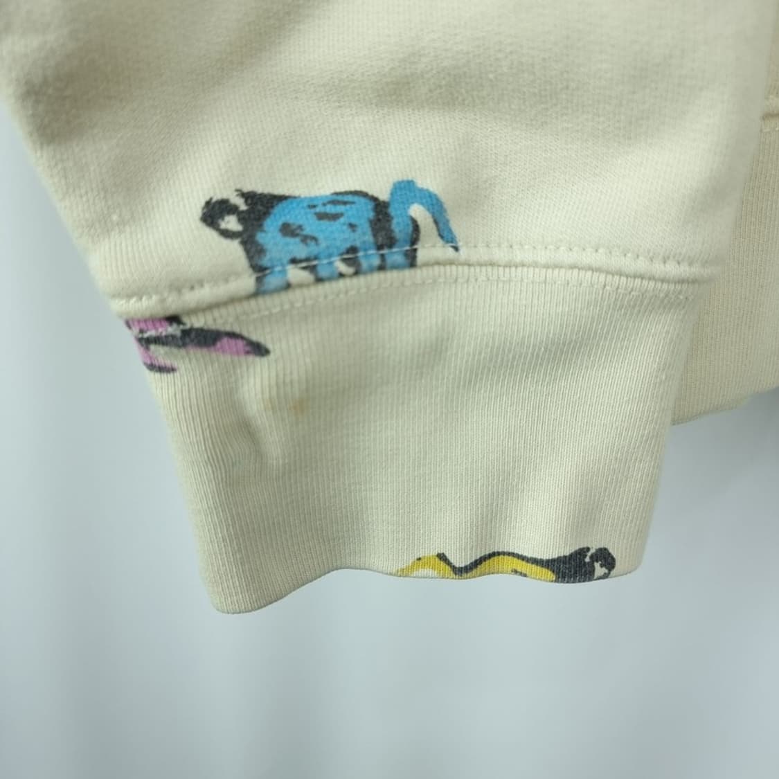 [리바이스] 멀티 그래픽 패턴 오버핏 카라 맨투맨 베이지 M19299 상품이미지10