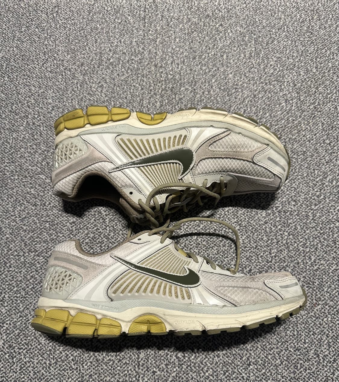 나이키 줌 보메로 5 라이트 본 265 상품이미지2