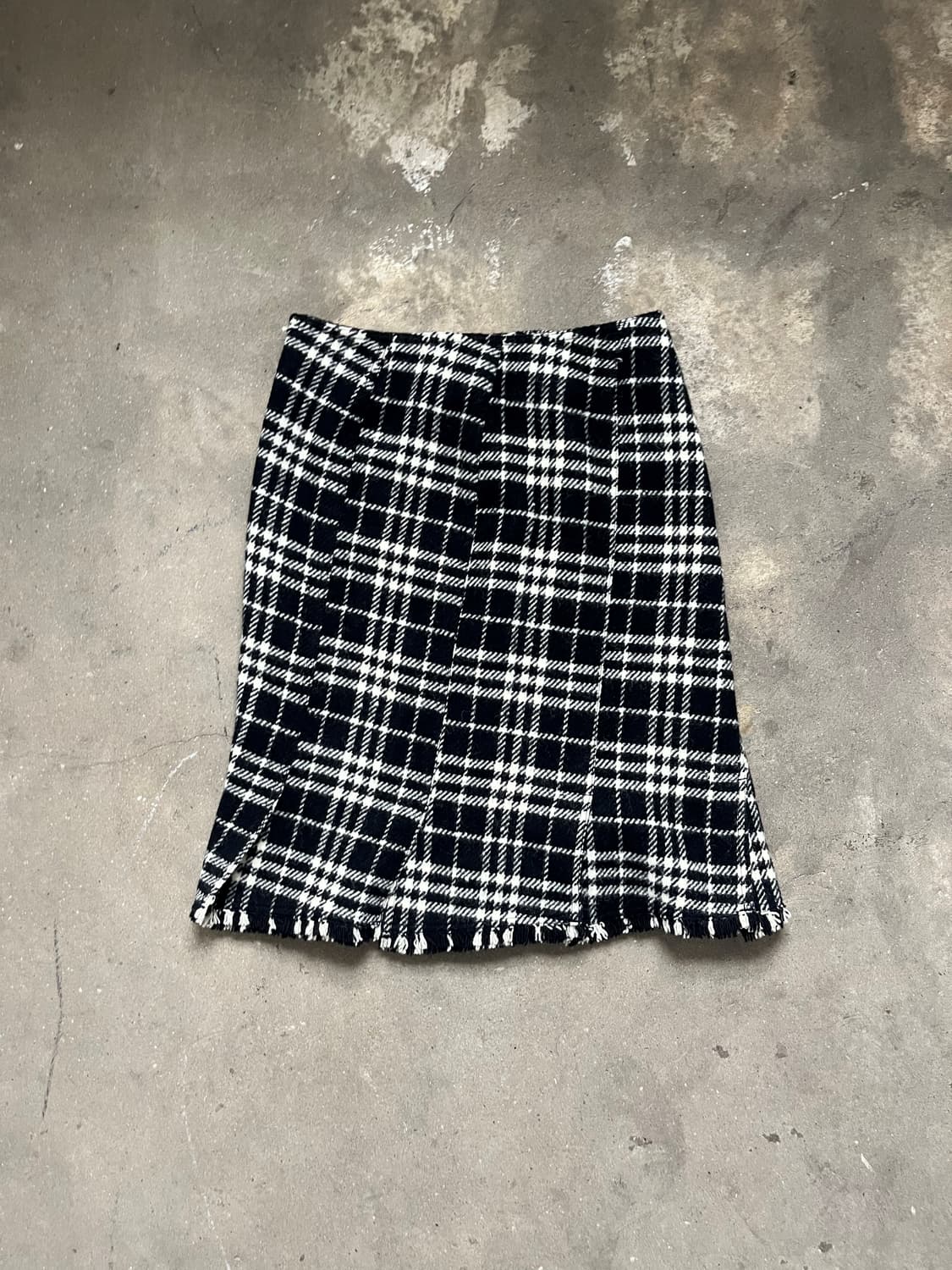 BURBERRY 디스컷팅 체크패턴 스커트  상품이미지1