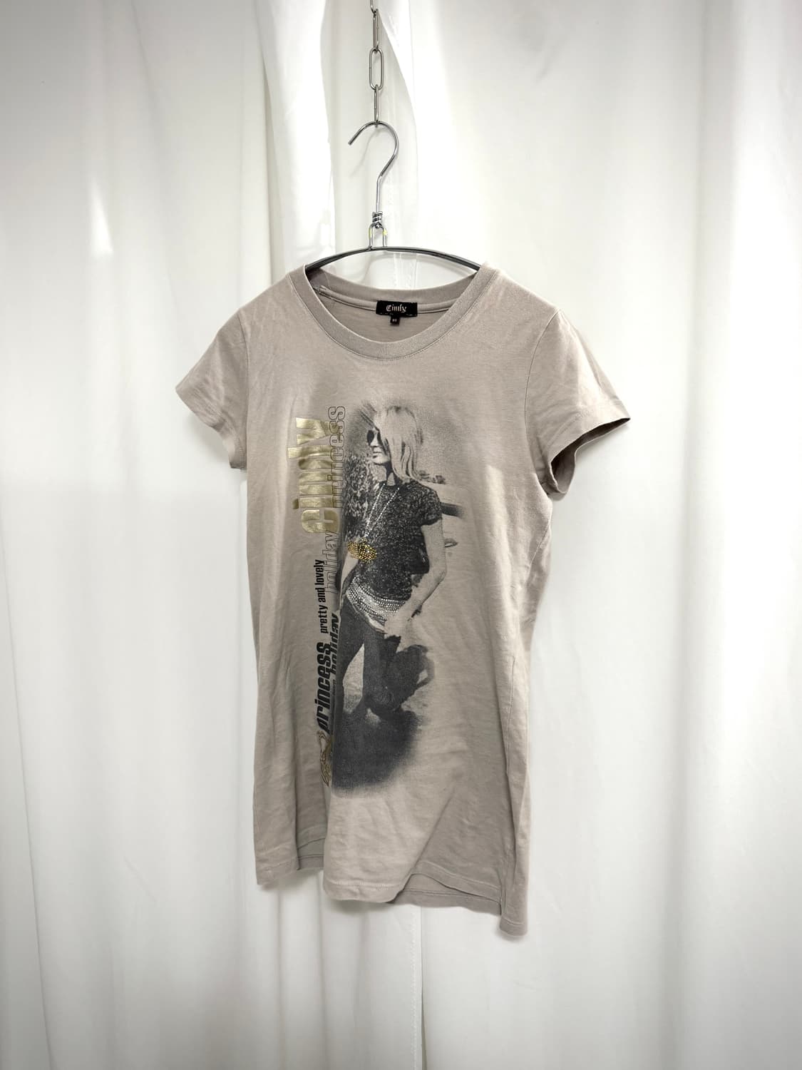 Beige graphic top 상품이미지3