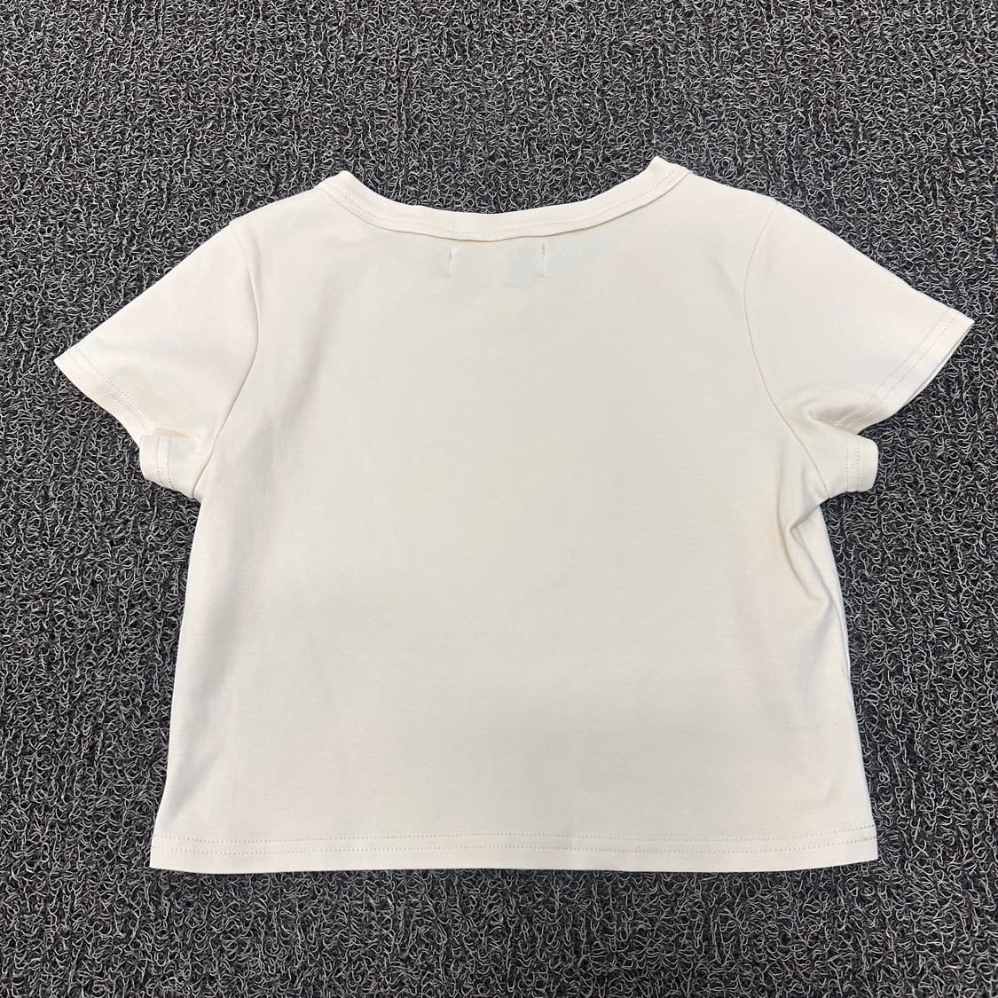 마뗑킴 여성 크롭 반팔 티셔츠 아이보리 상품이미지5