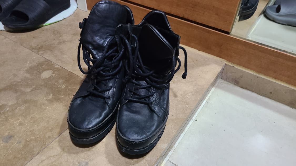 The Last Conspiracy
미들탑 부츠 상품이미지1