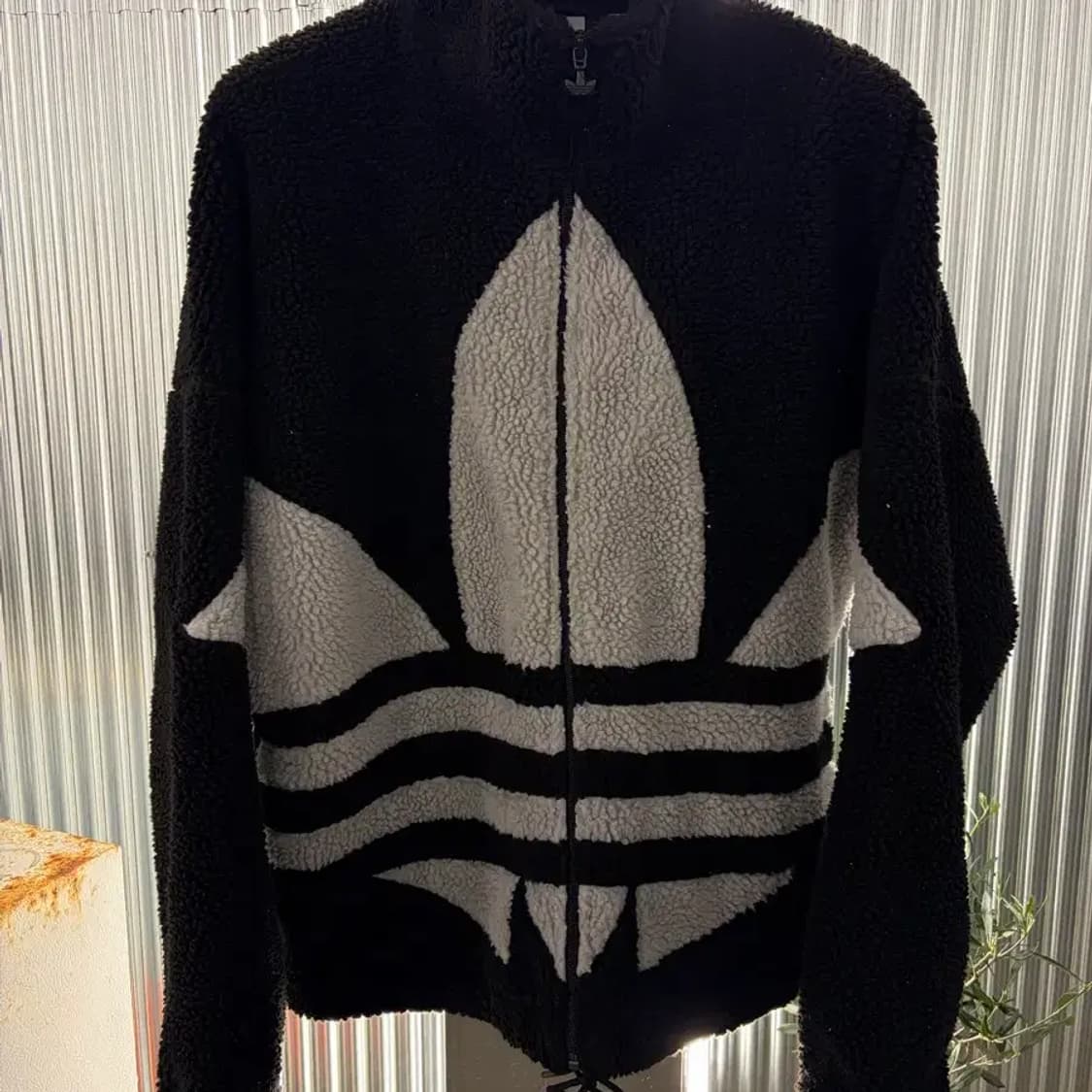 Adidas sherpa jacket black L 상품이미지2