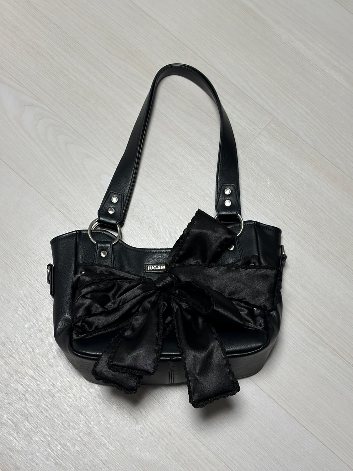 이우가마카라스 레이스 리본 레더 숄더백 상품이미지2