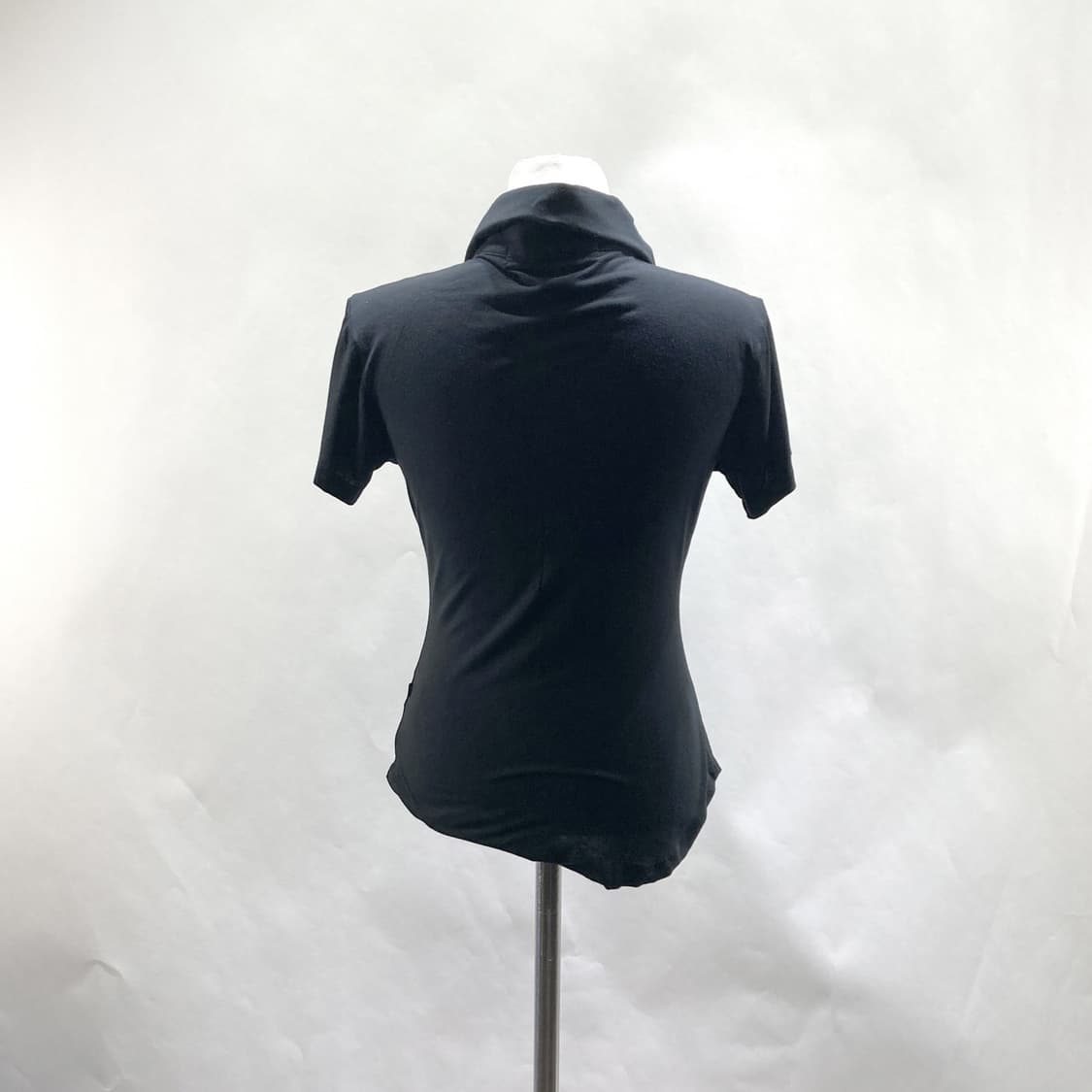 어반드레스 2024 여성반팔셔츠 블랙 S  상품이미지3
