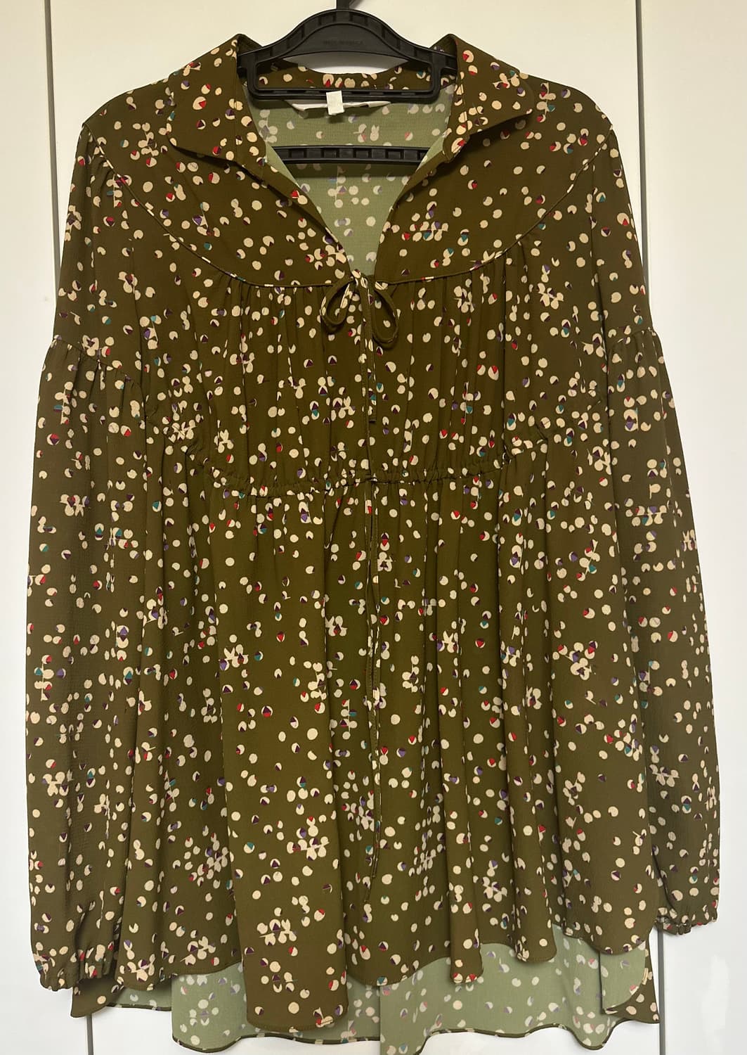 오즈세컨카키 도트  블라우스 상품이미지1