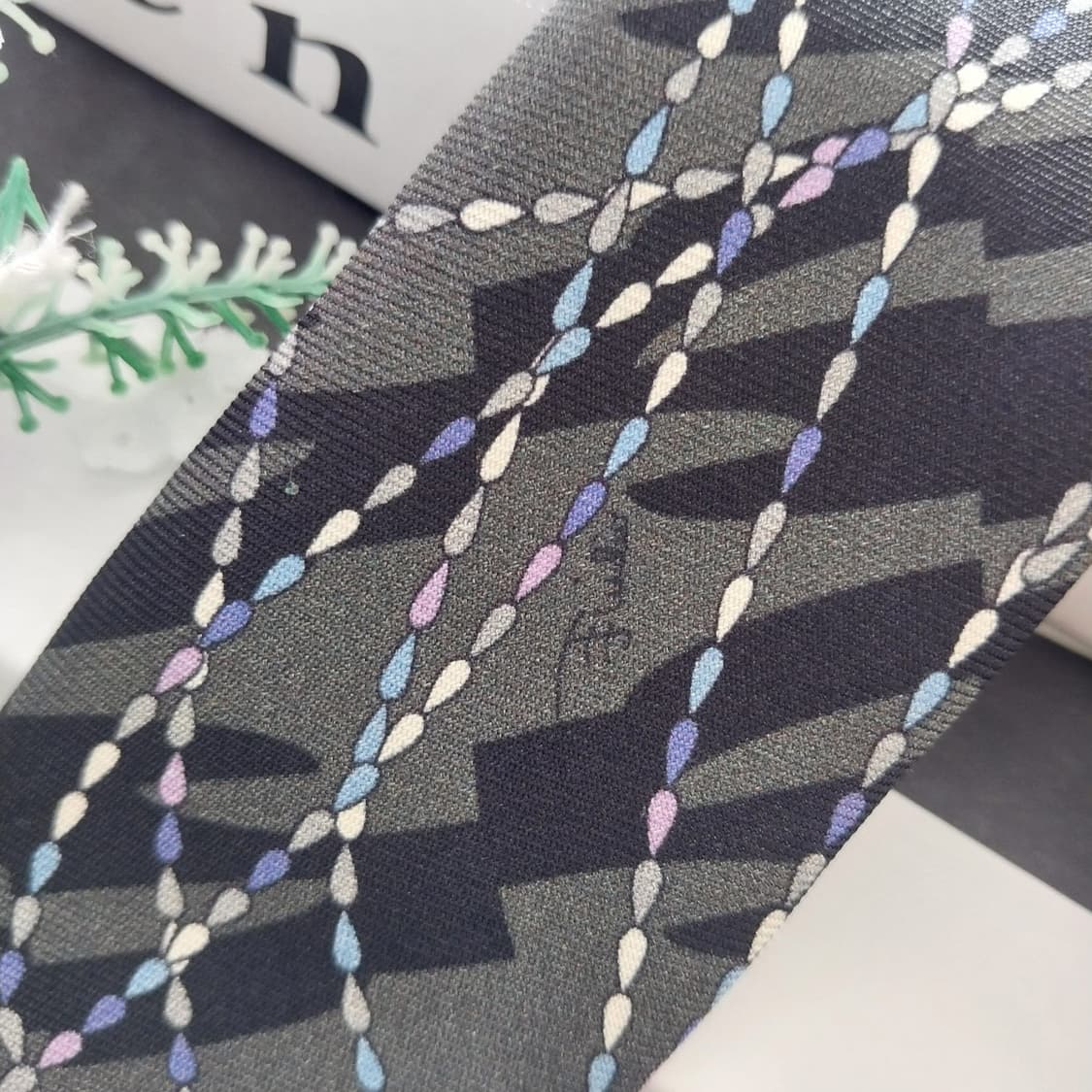 에밀리오 푸치 실크 블랙 지오메트릭 넥타이 8.7cm A+등급 K1344 상품이미지9