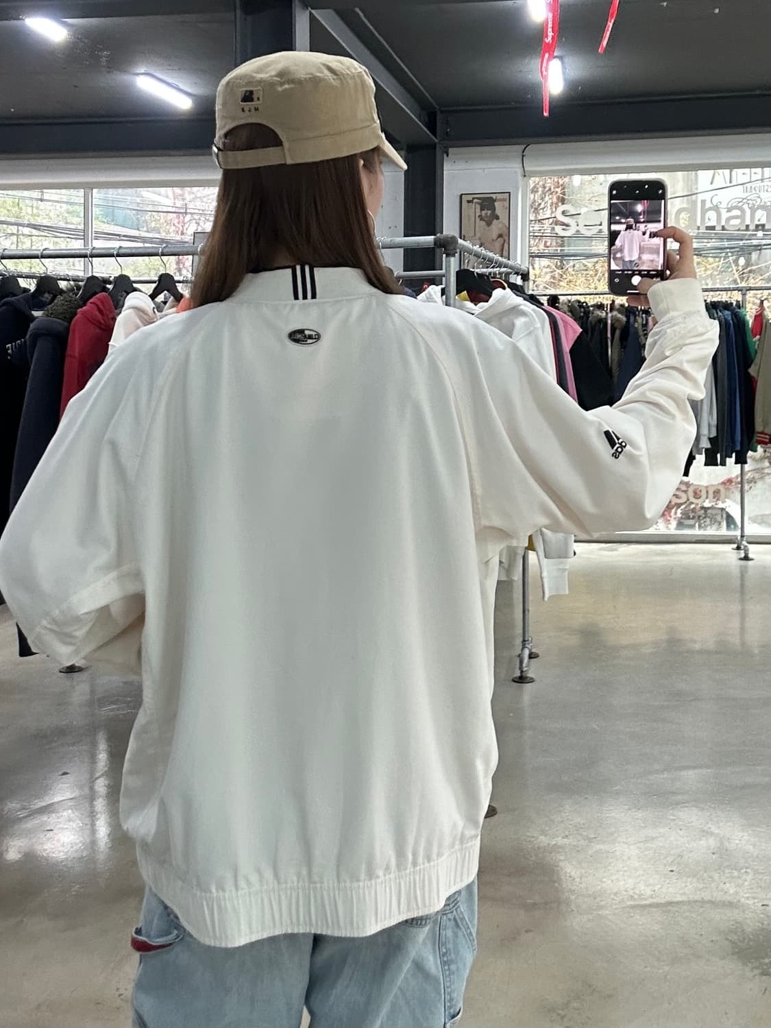 아디다스 자수로고 크림 웜업 상품이미지2