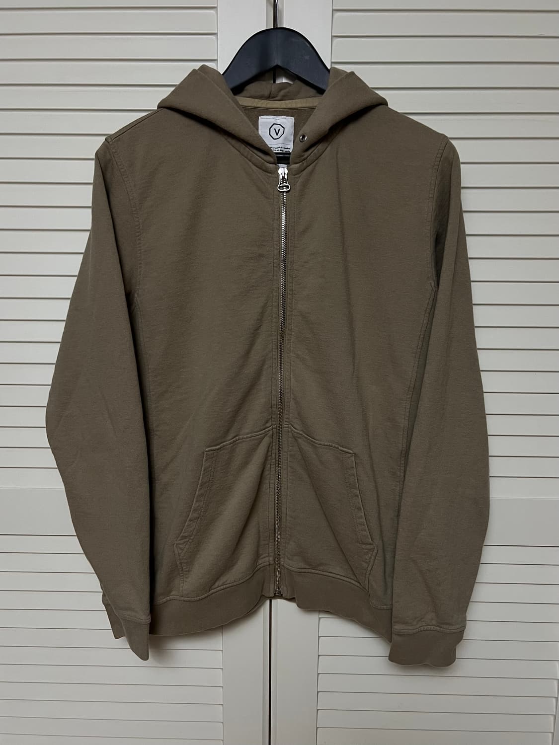 비즈빔 후드 집업 상품이미지1