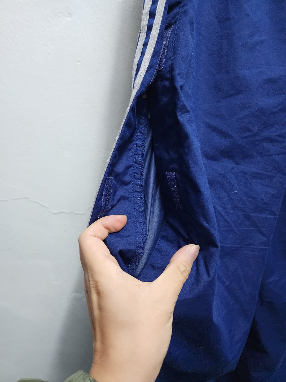 아디다스 올드스쿨 옆면절개 스냅단추 와이드팬츠 상품이미지3