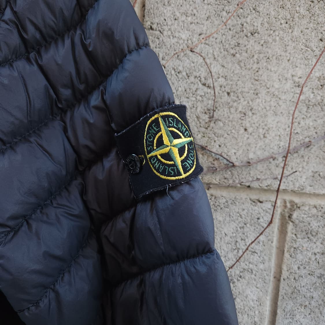 [95] 스톤아일랜드 다크그레이 경량 패딩 상품이미지4