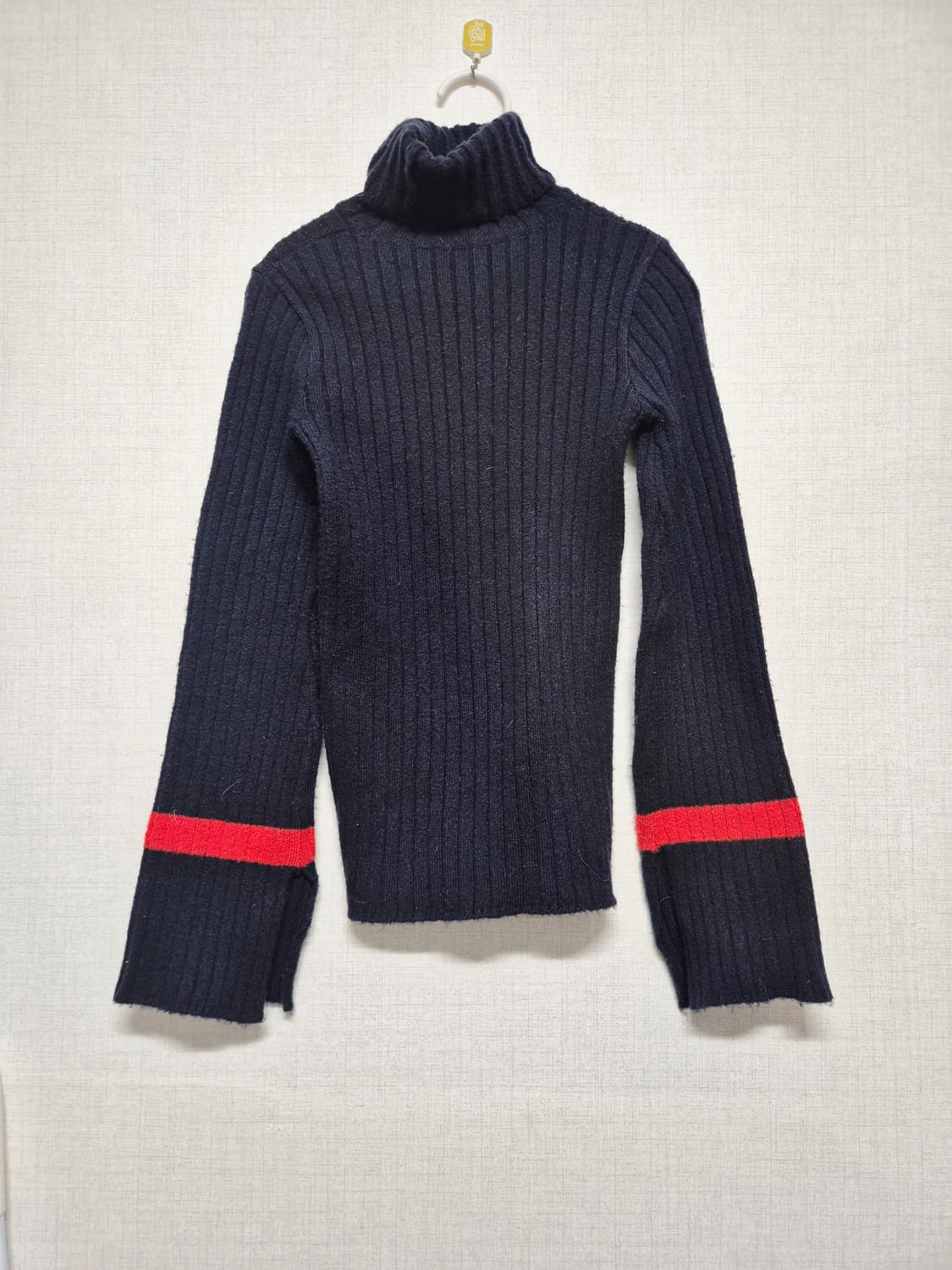 플레어 소매 터틀넥 니트 상품이미지2