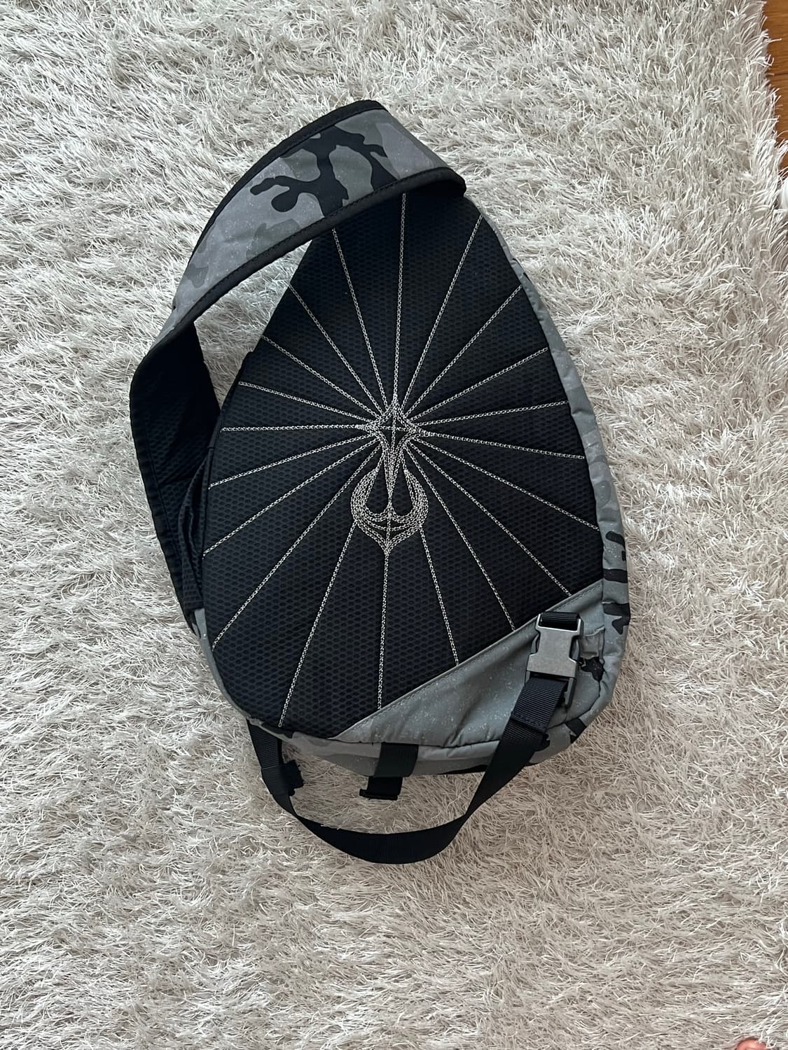 아디다스 x 떠그 클럽 백 블랙 상품이미지3