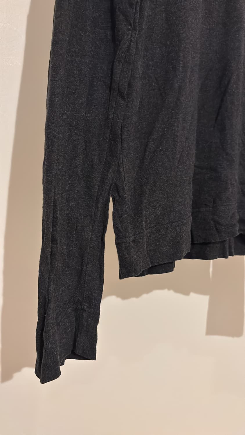 ’NYC‘ Velvet Stitch Longsleeve 상품이미지5