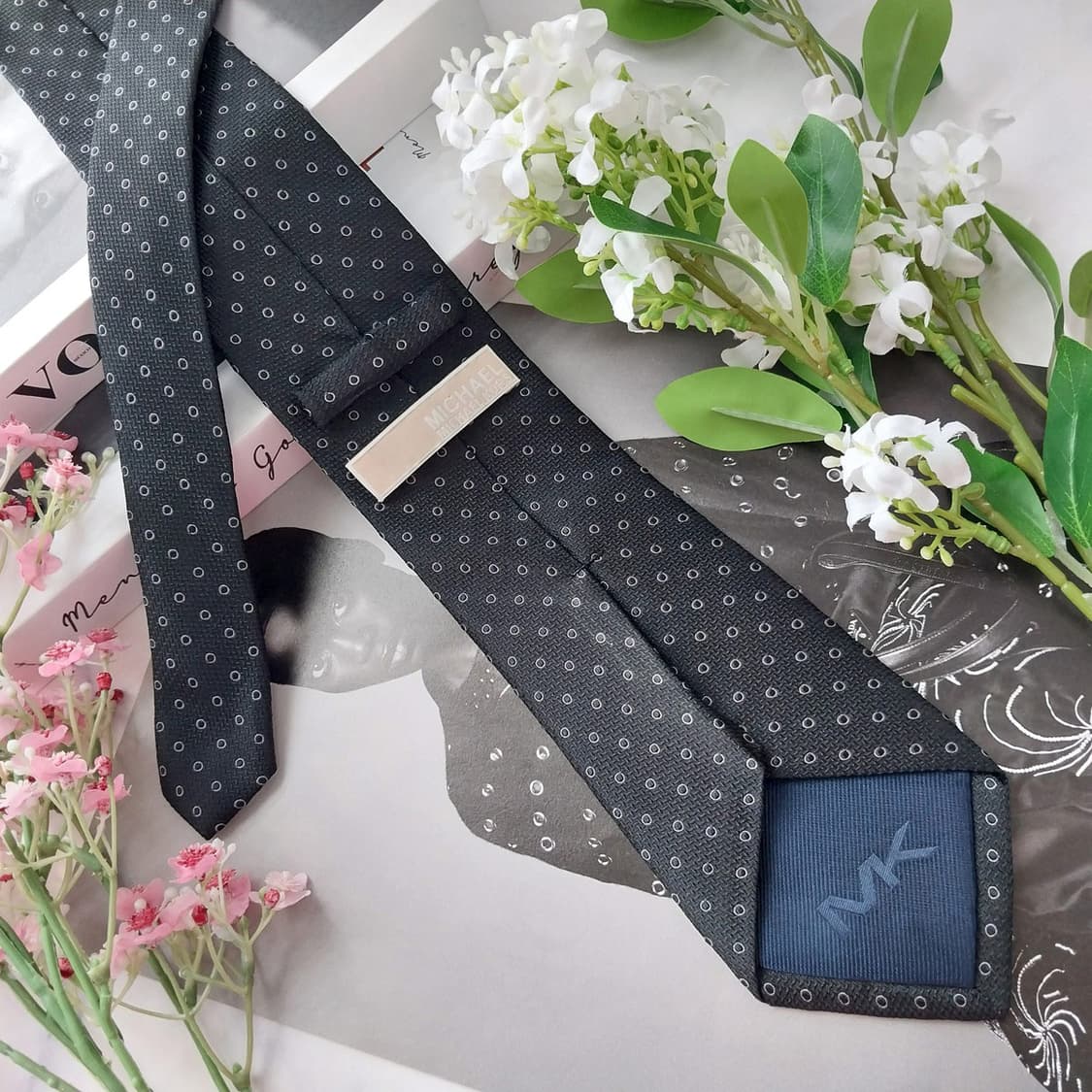 마이클코어스 실크 블랙 패턴 넥타이 8.2cm A+등급 K2130 상품이미지4