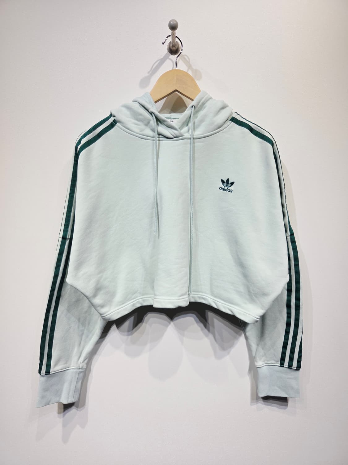 아디다스 오리지널스 3-스트라이프 크롭 후드티 상품이미지2