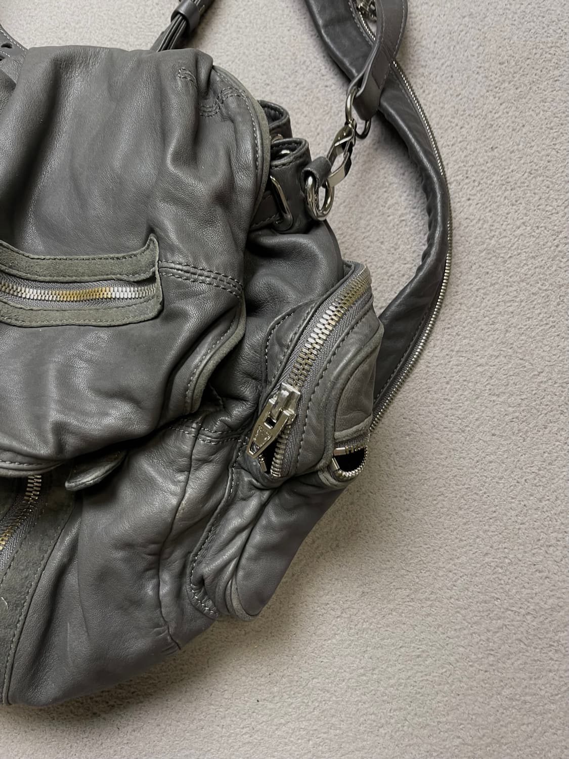 알렉산더왕 마르티 백팩 (그레이) 상품이미지5