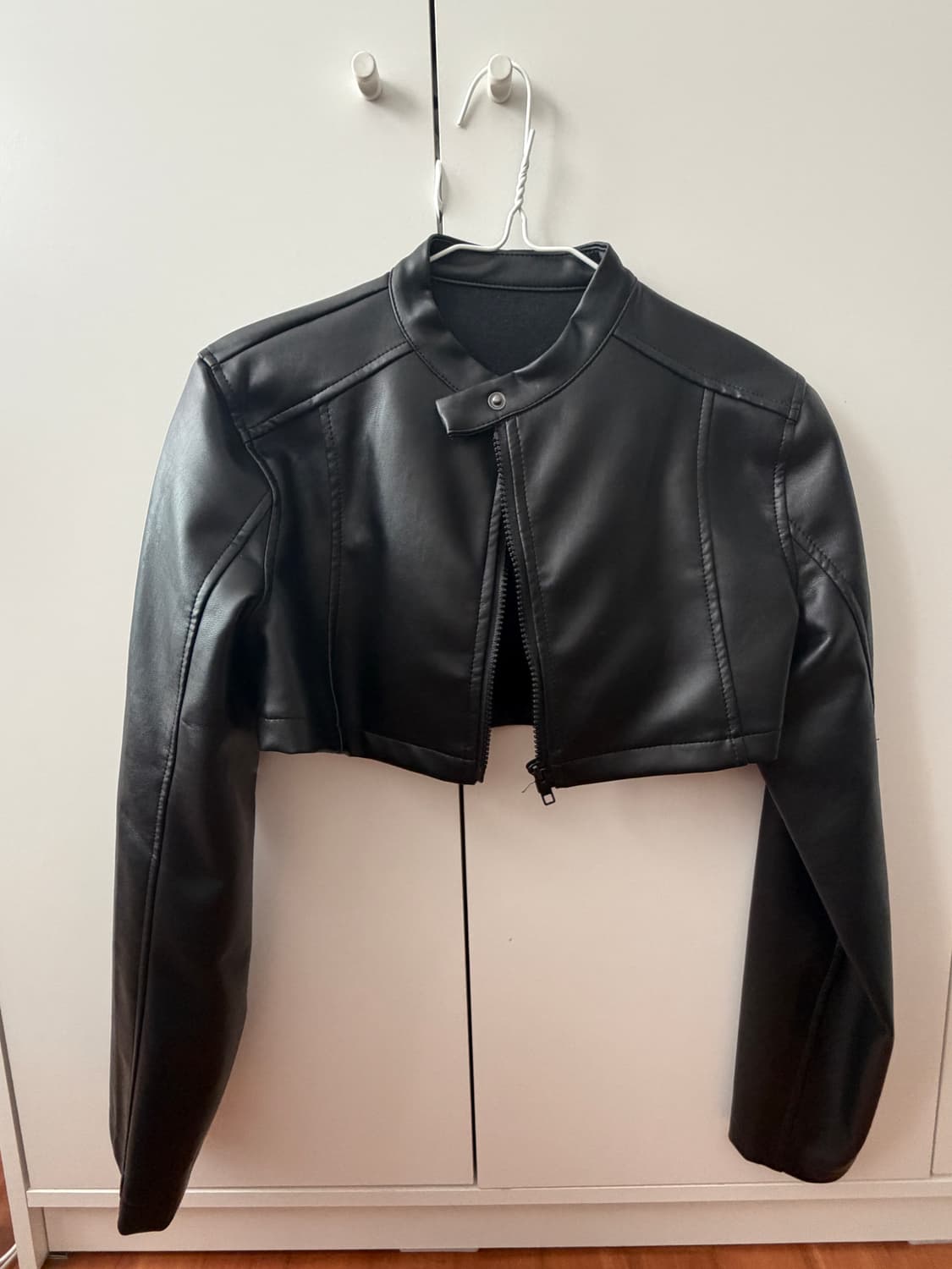 볼레로 크롭 가죽자켓 상품이미지1