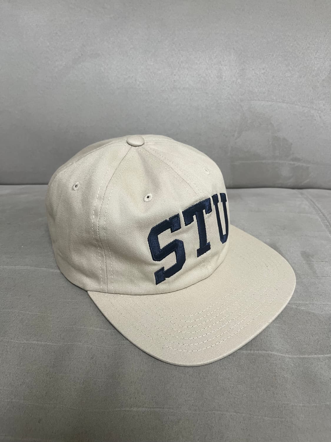 스투시 STU 아치 스트랩백 캡 베이지 새상품 상품이미지1