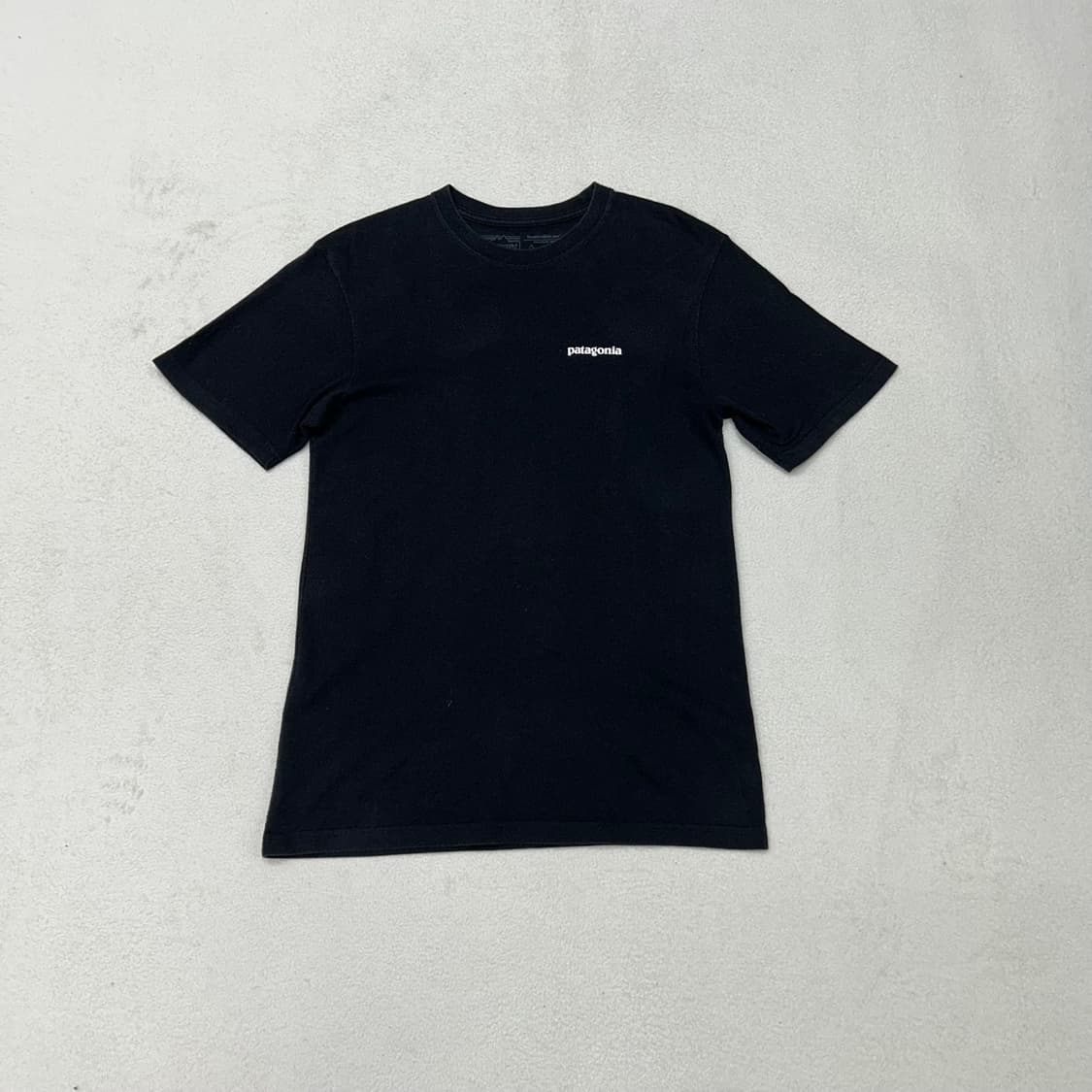 Patagonia black logo T-shirts  상품이미지4