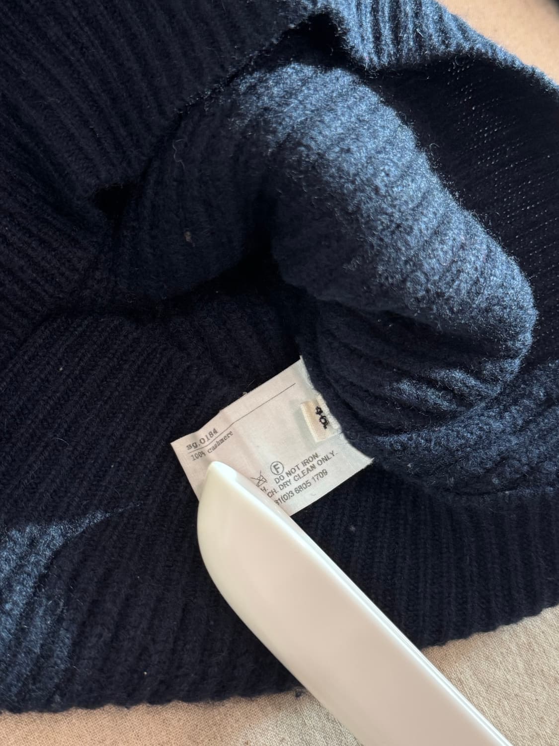 솔로이스트 14aw 캐시미어 네이비 스웨터 상품이미지4