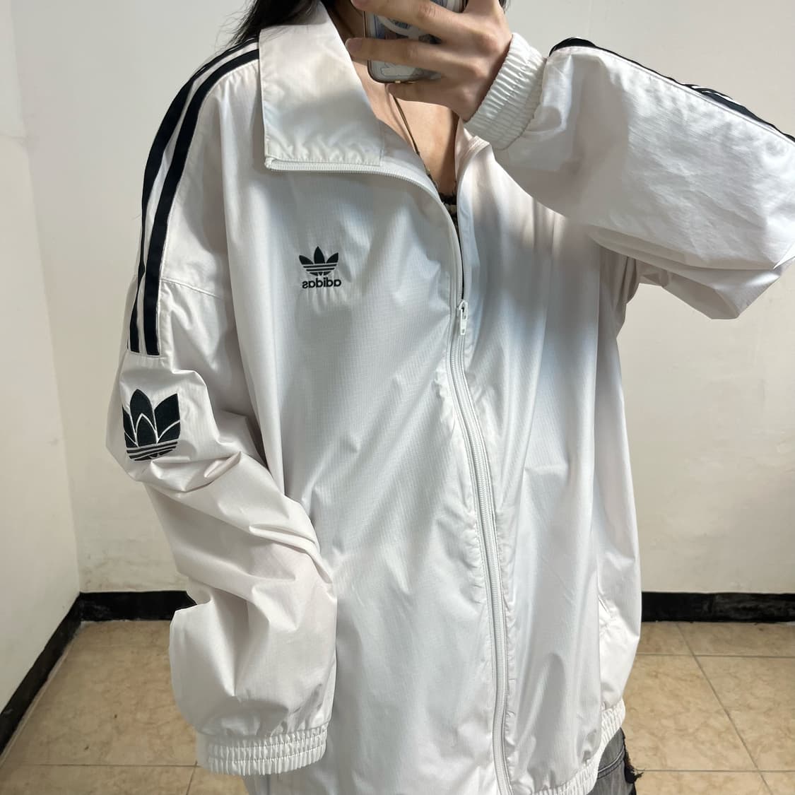 Adidas white lock-up windbreaker   상품이미지3