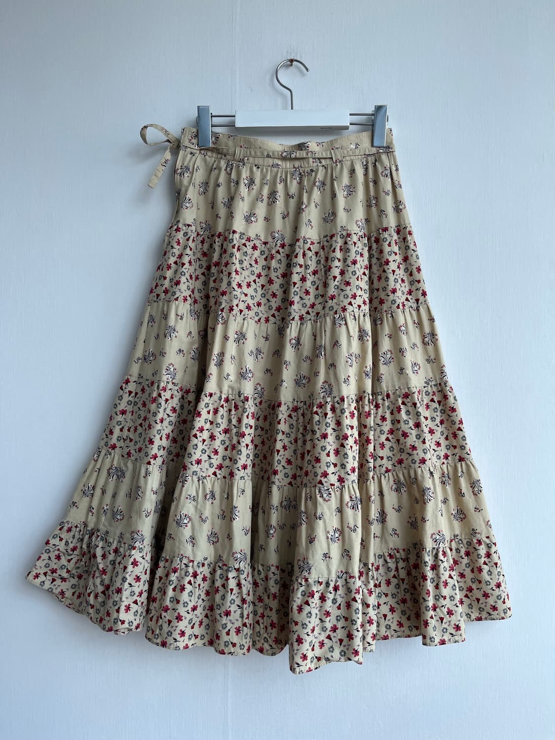 베이지 플라워 패치워크 티어드 롱스커트 상품이미지4