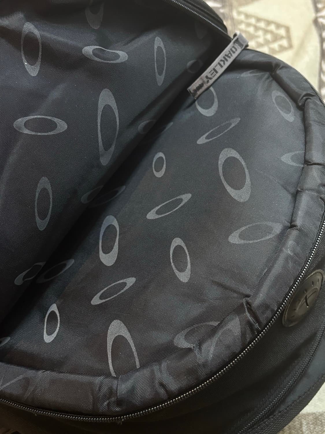 오클리 00s 아이콘 백팩 상품이미지8