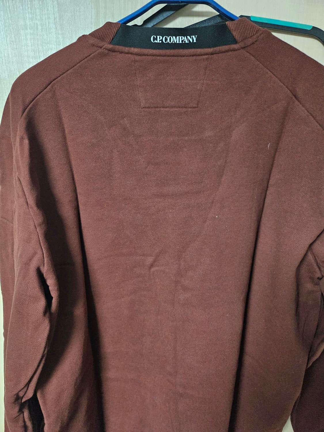 Cp컴퍼니 맨투맨 브라운 상품이미지3
