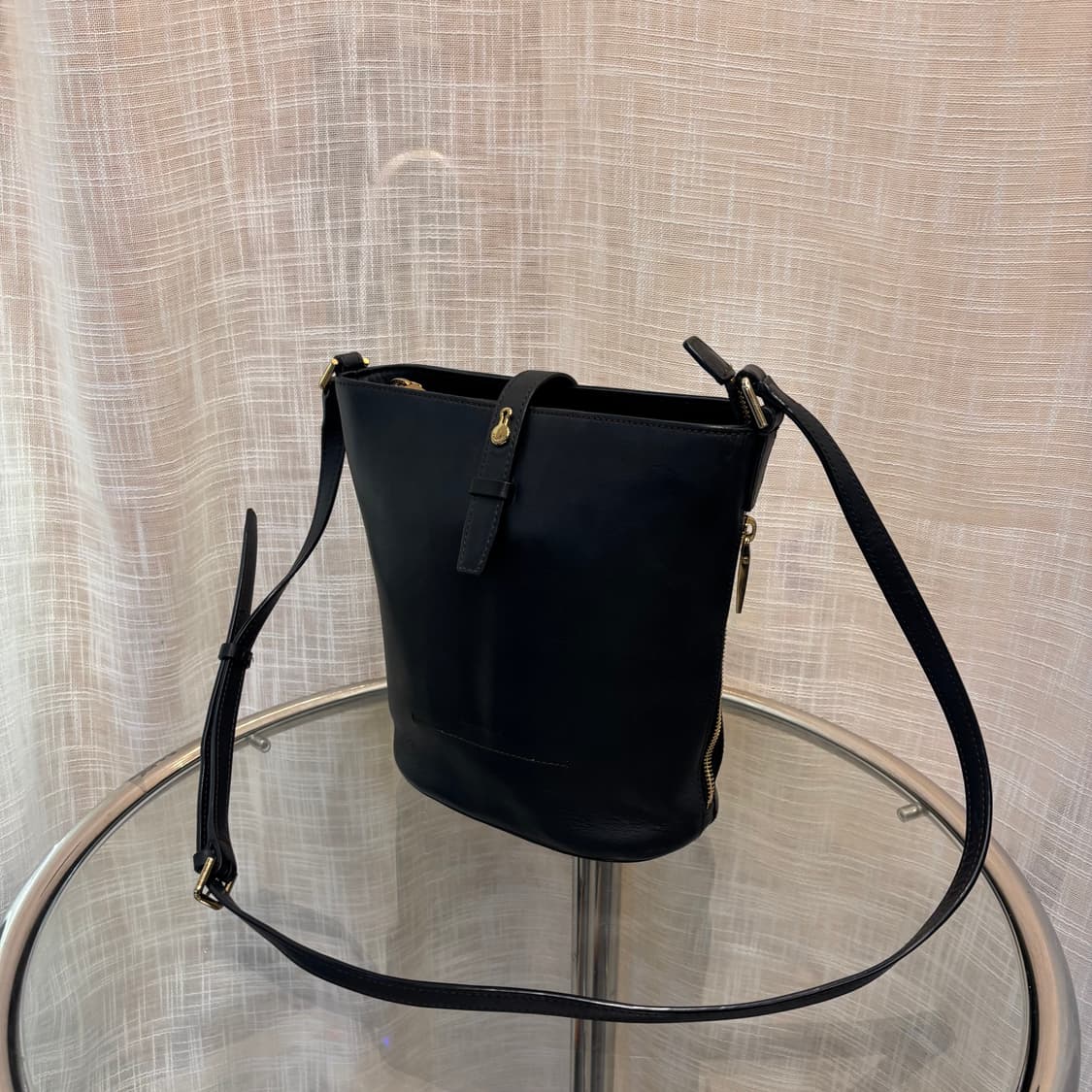 정품 빈폴 소가죽 버킷 크로스백     상품이미지3