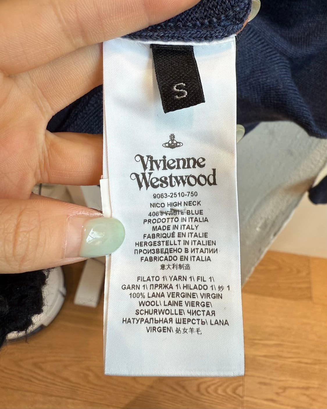비비안웨스트우드 네이비 베이지 orb자수 터틀넥 니트  상품이미지9