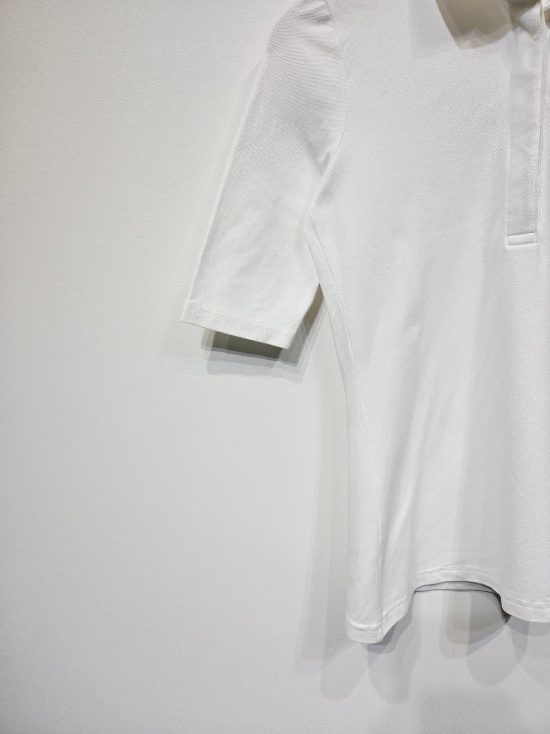 LACOSTE 라코스테 우먼스 히든버튼 스트레치 카라티 상품이미지4