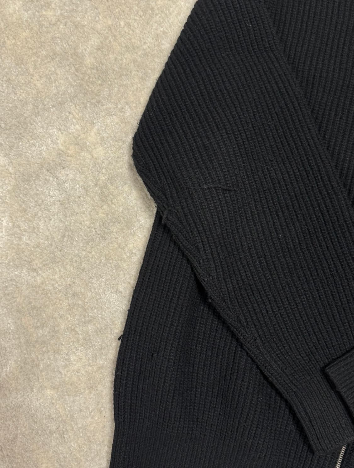 [티앤지티] 세미오버핏 풀 집업 니트 블랙 95사이즈 상품이미지4