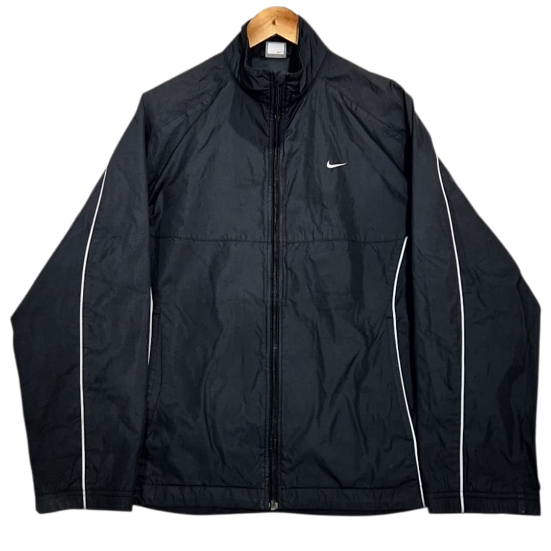 나이키 솔로스우시 바람막이 상품이미지1